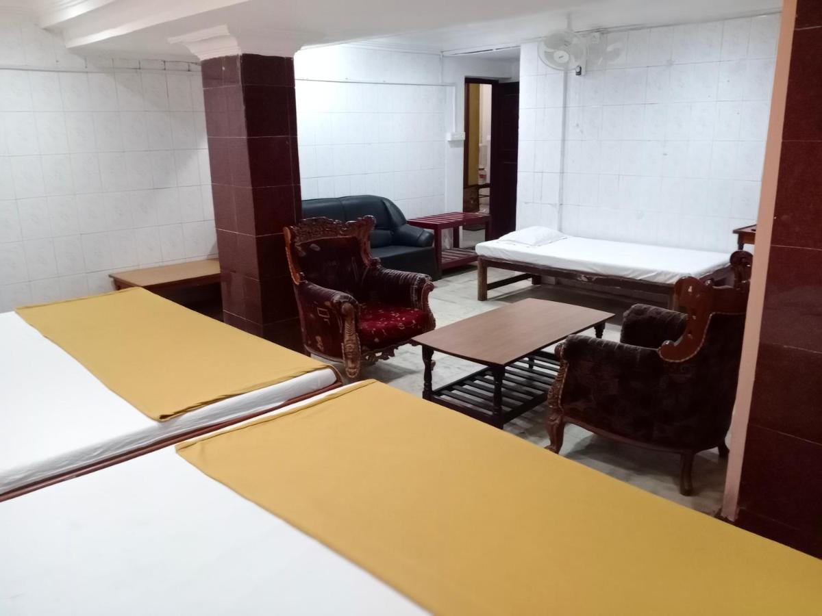 Hotel Soorya International Puduccseri Kültér fotó