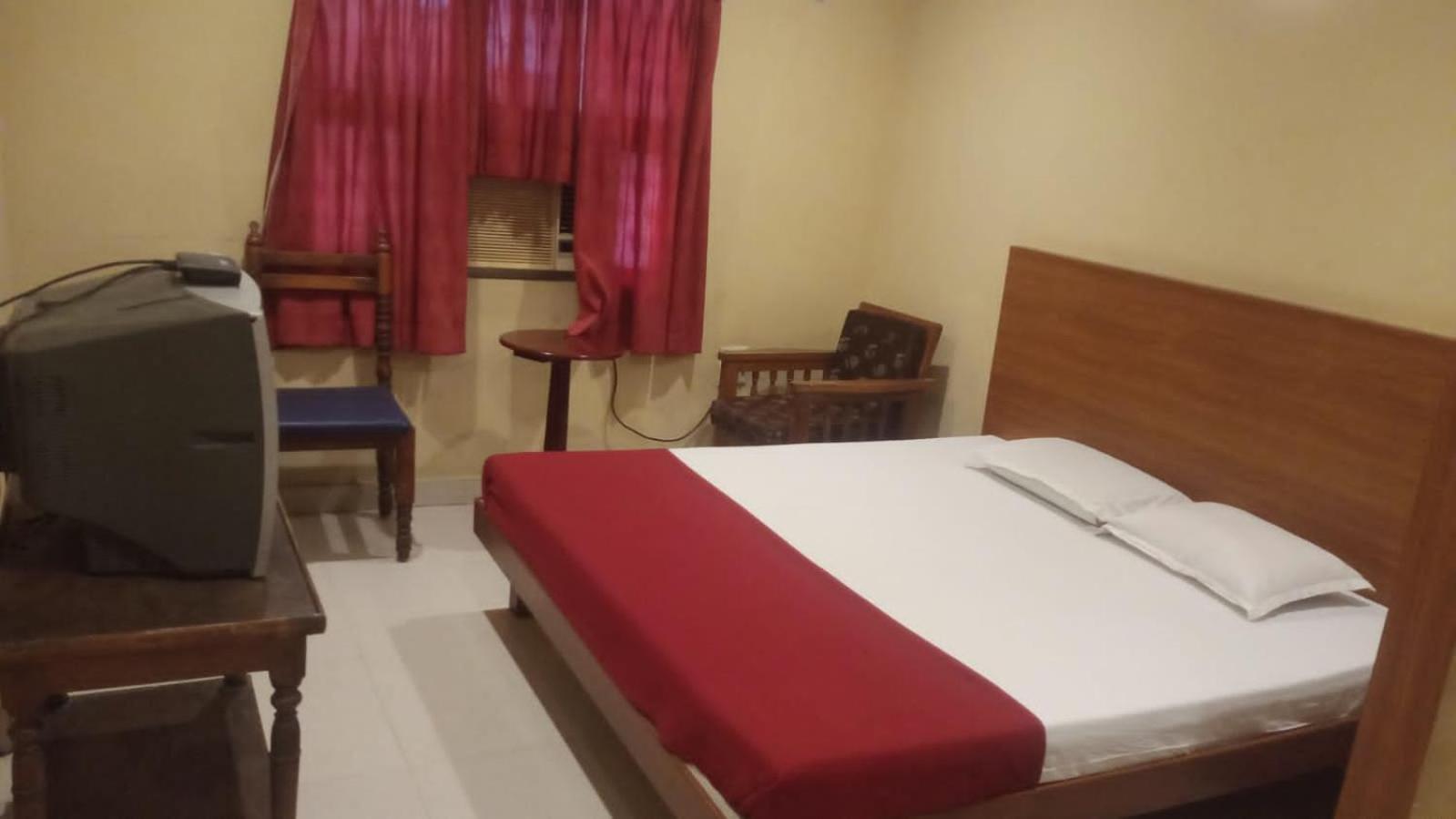 Hotel Soorya International Puduccseri Kültér fotó