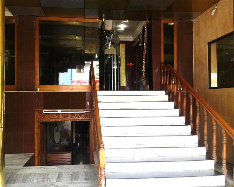 Hotel Soorya International Puduccseri Kültér fotó