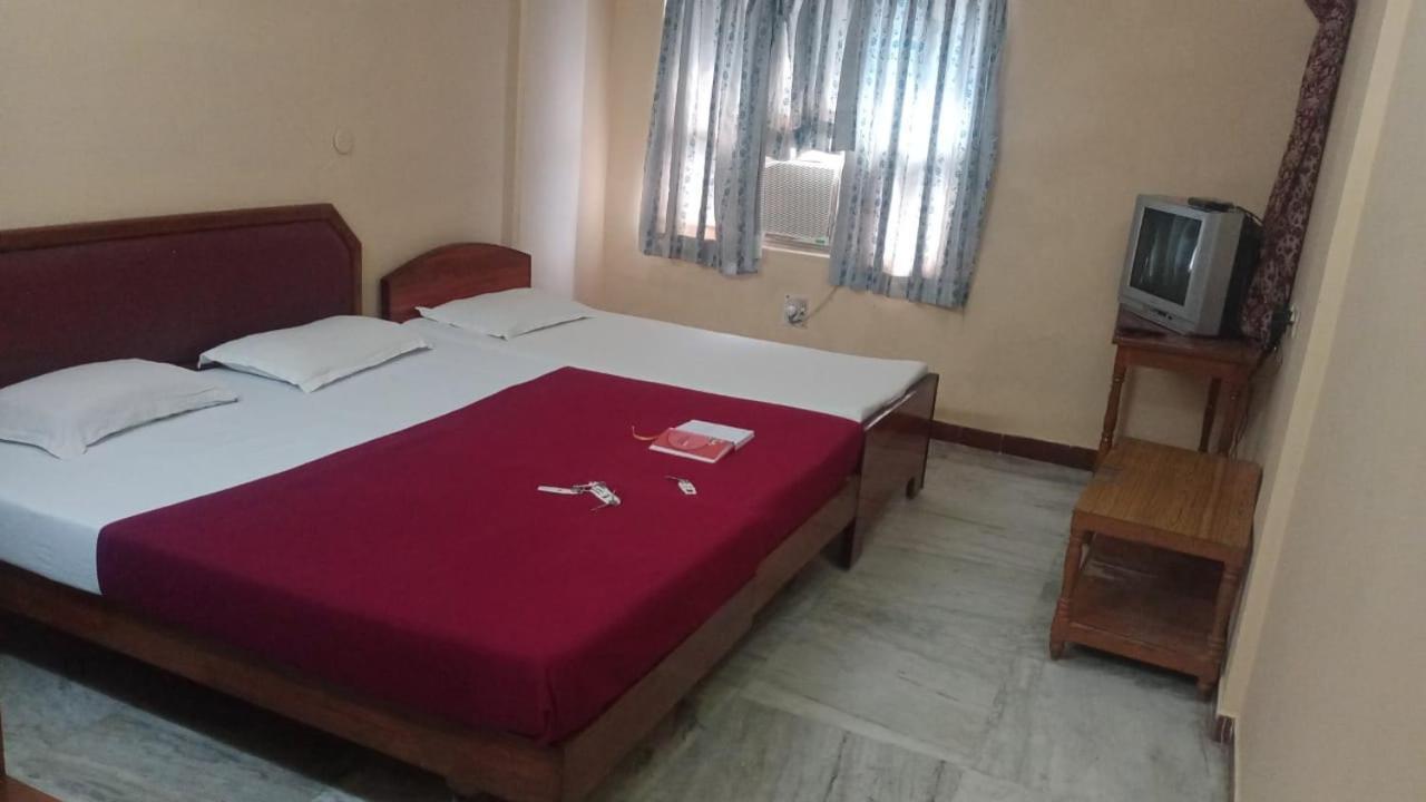 Hotel Soorya International Puduccseri Kültér fotó
